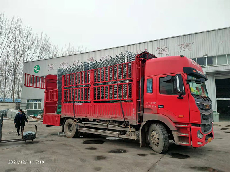 湖北發(fā)車2.4*1.8米產床